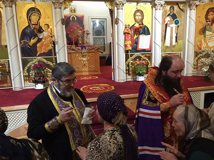 Епископ Манхеттенский Николай возглавил Таинство Елеосвящения в Бруклинском соборе
