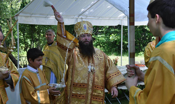 7 июня - Нануэт, Нью-Йорк: В Новодивеевском монастыре после реставрации освящен освящен зал приемов