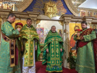 Верующие Бруклина молитвенно отметили праздник Троицы