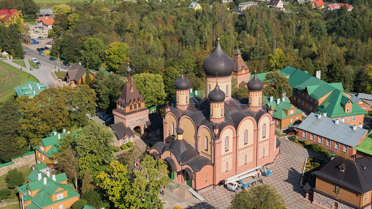 Пюхтицкий Успенский монастырь